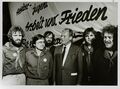 Arbeiterjugendtag der Falken 1984 in Dortmund, 2. v. links neben Willy Brandt steht Werner Kindsmüller, Landesgeschäftsführer der SPD S-H von 1988-1997