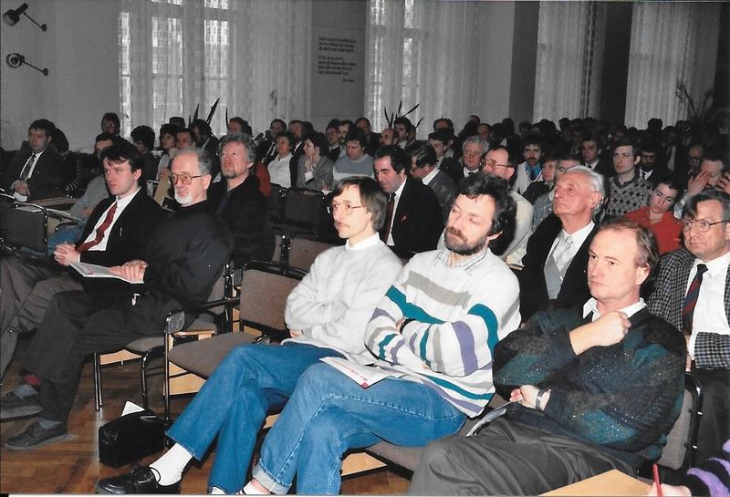 Datei:Gründungsparteitag der SPD Mecklenburg Vorpommern 02 1990 II.jpg