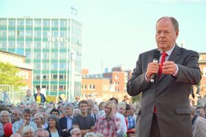 Peer Steinbrück in Kiel 2013.jpg