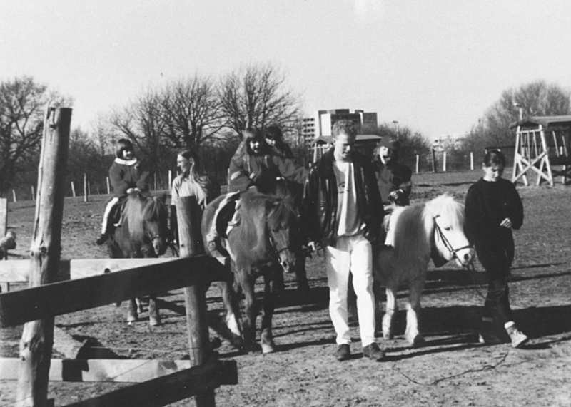 Datei:Schilksee 1995 Ponygehege.jpg