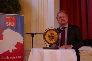 OV Schönberg 100 J 505.jpg