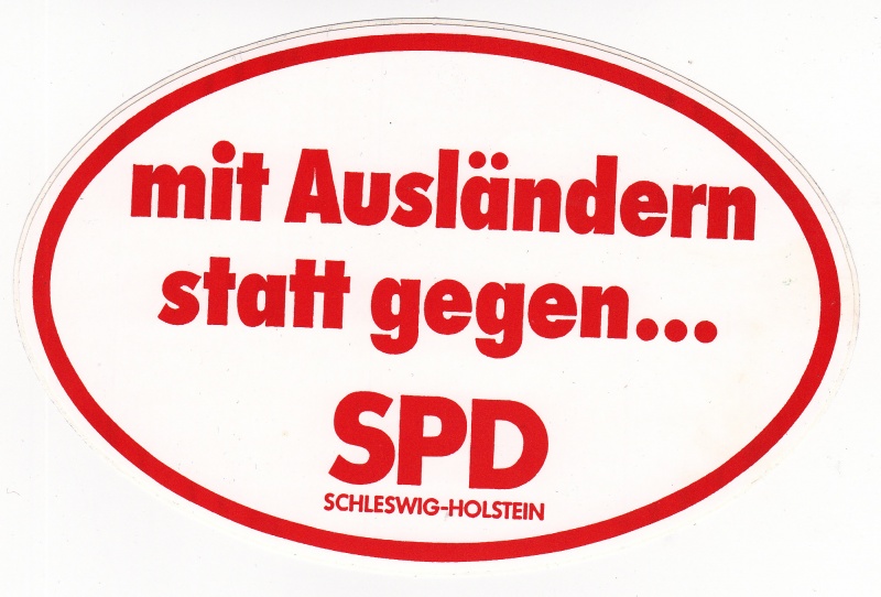 Datei:Mit-ausländern-statt-gegen aufkleber.jpg