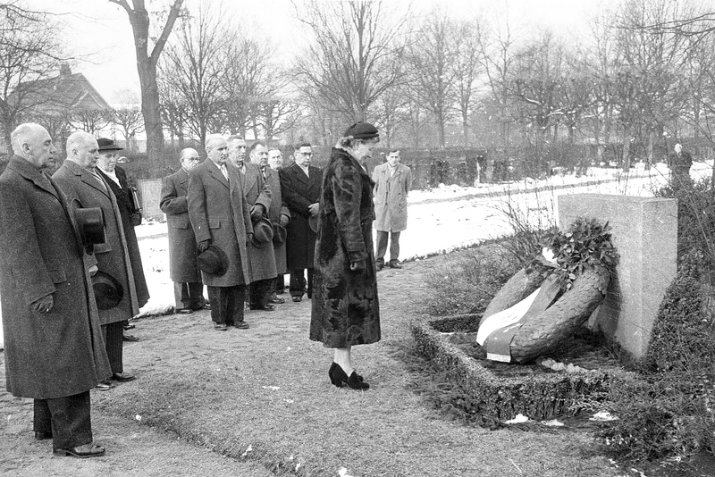 Datei:Grab von Wilhelm Spiegel.png