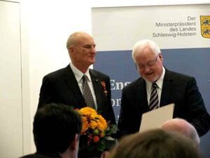 Sönke Petersen und Peter Harry Carstensen.jpg