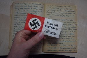 Flyer mit Hakenkreuz: "Rotfront verrecke!" - Das Impressum weist die NSDAP Auslandsorganisation in Idaho, USA als Absender aus