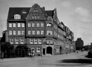 Kieler Konsumverein Zentrale Gaarden Segeberger Str 1935.jpg