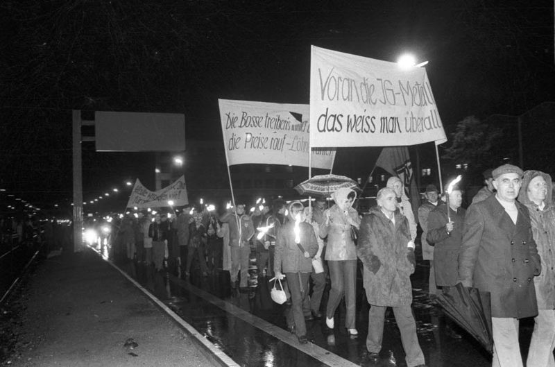 Datei:Metallarbeiterstreik von 1956-57 Fackelzug.jpg