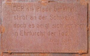 Inschrift auf dem Breuste-Denkmal.JPG