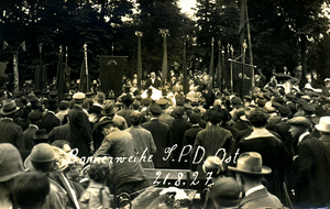 1927 Bannerweihe SPD Kiel-Ost.png