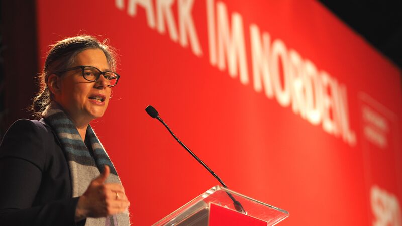 Datei:Nina Scheer 2021.jpg